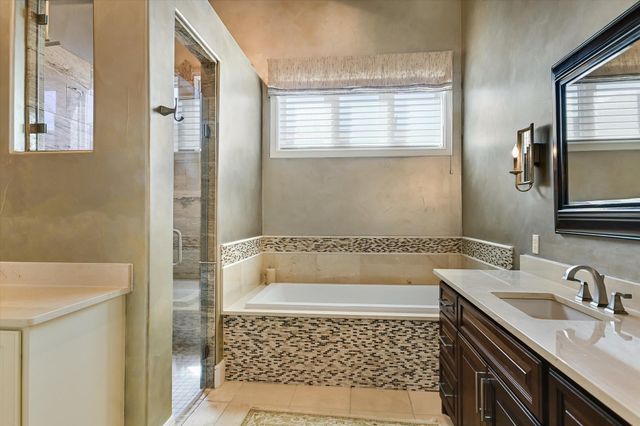 8225 Carranzo DR, Austin, TX 78735