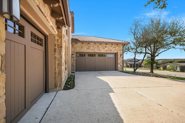 8225 Carranzo DR, Austin, TX 78735
