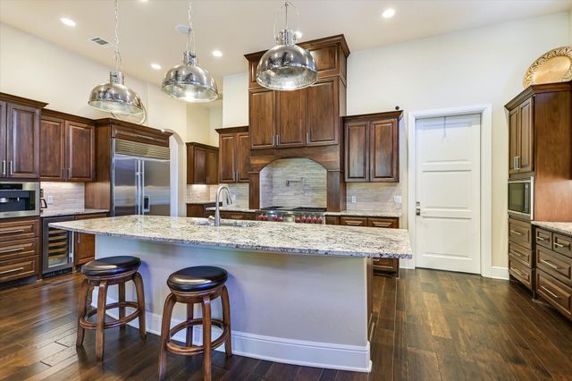8225 Carranzo DR, Austin, TX 78735