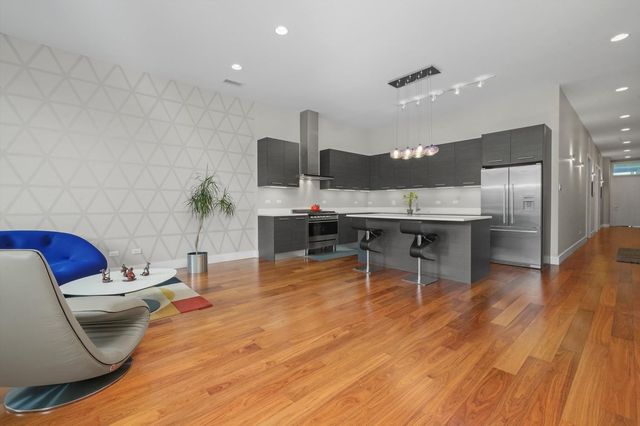 128 S Aberdeen Street 4S, Chicago, IL 60607