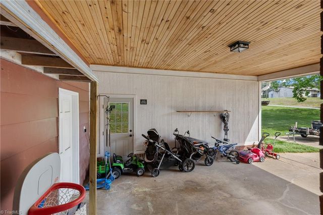 104 Weslo Drive, Kernersville, NC 27284