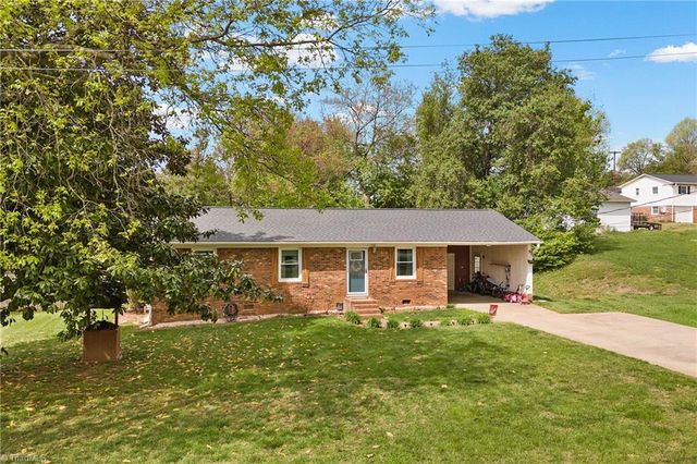 104 Weslo Drive, Kernersville, NC 27284