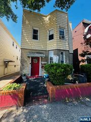 133 Pamrapo Avenue, Jersey City, NJ 07305