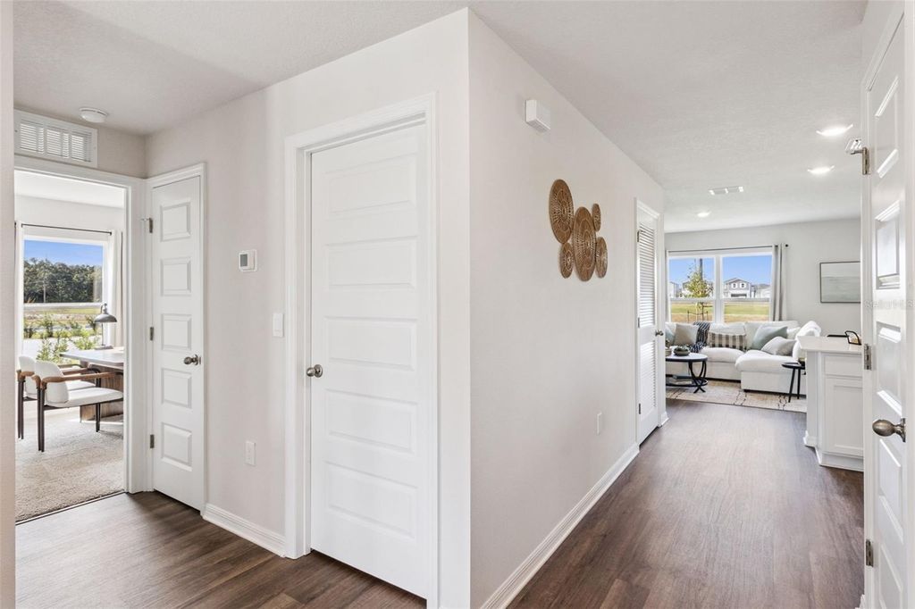 Image 3 of property listing at 1064 BEAR HAMMOCK DRIVE, Umatilla, FL 32784