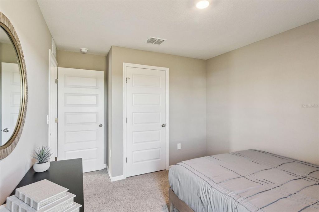 Image 22 of property listing at 1064 BEAR HAMMOCK DRIVE, Umatilla, FL 32784