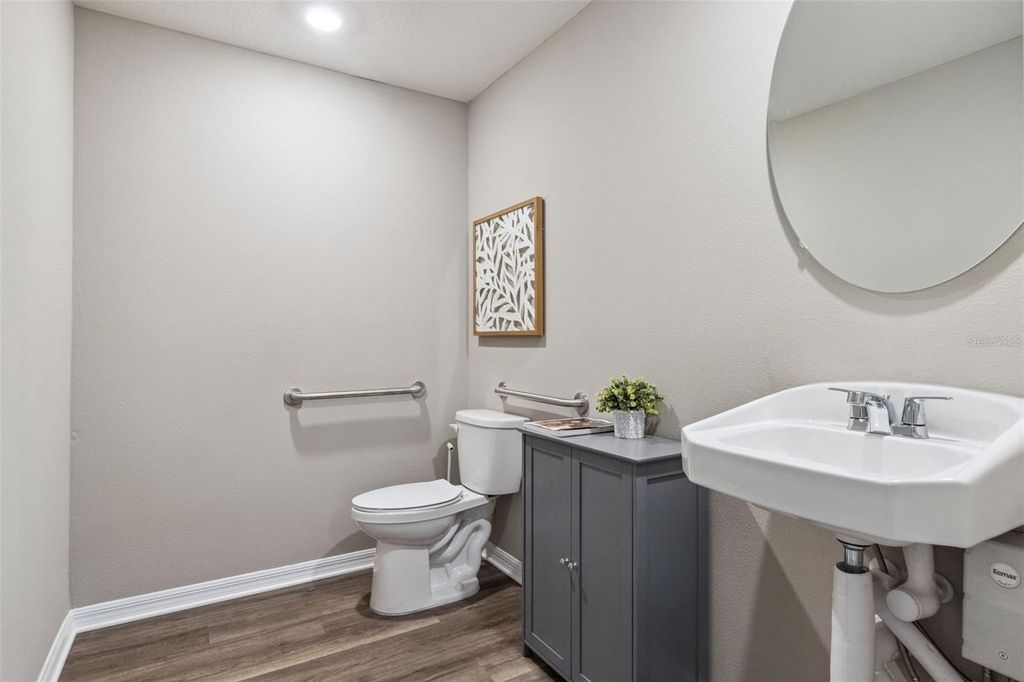 Image 27 of property listing at 1064 BEAR HAMMOCK DRIVE, Umatilla, FL 32784