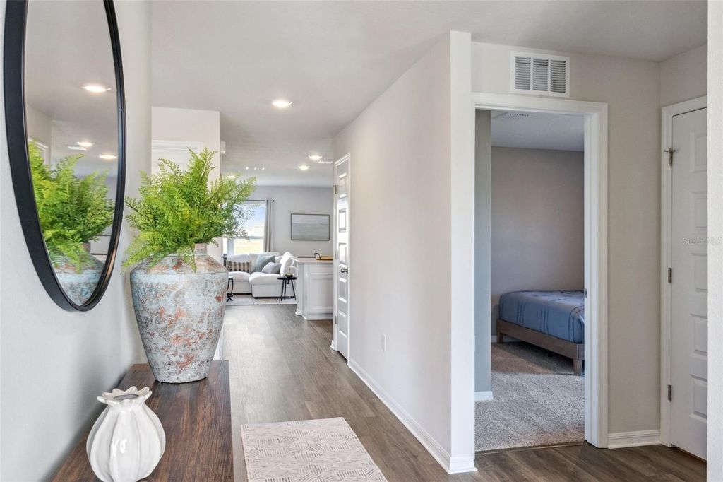 Image 4 of property listing at 1064 BEAR HAMMOCK DRIVE, Umatilla, FL 32784