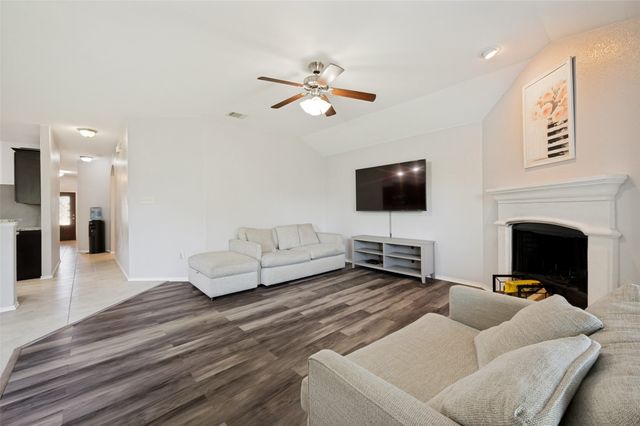 1405 Red River Drive, Aubrey, TX 76227