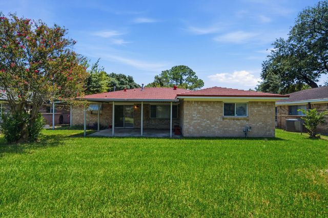 8931 Bunny Run Drive, Houston, TX 77088