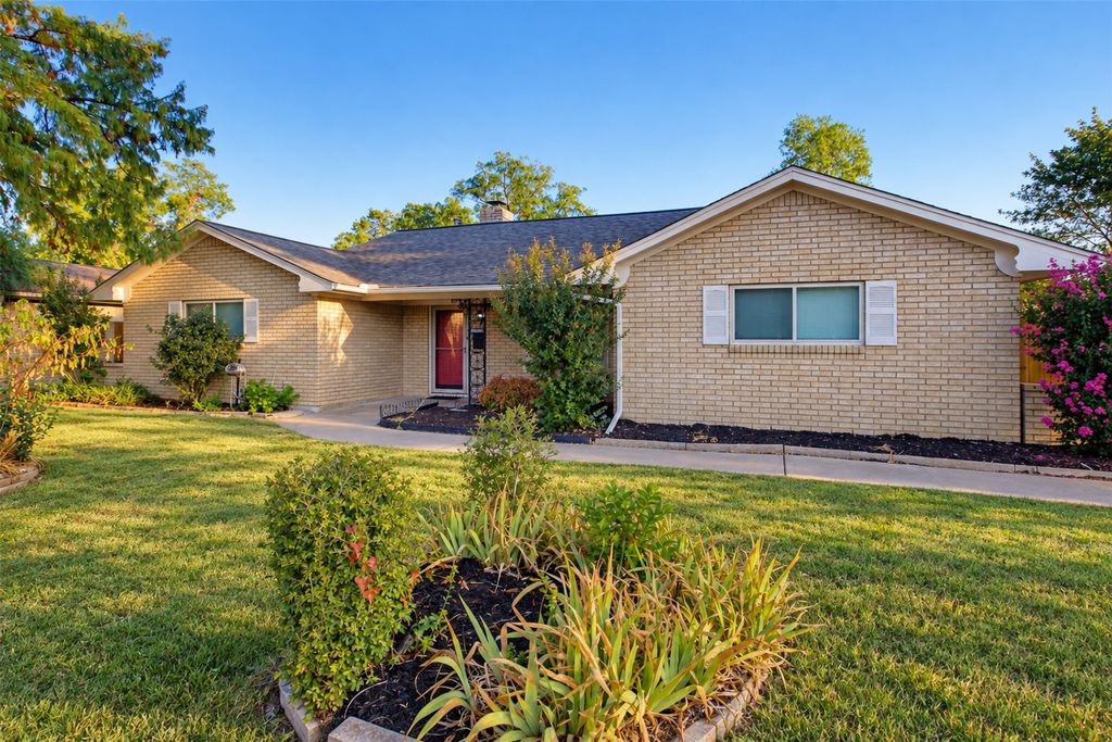 5005 Fall River Drive, Fort Worth, TX 76103 — photo 2