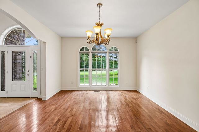 231 Point Dr, Belvidere, TN 37306