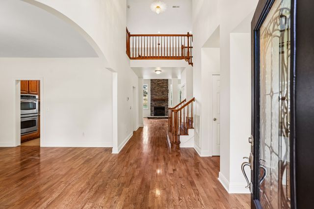 231 Point Dr, Belvidere, TN 37306