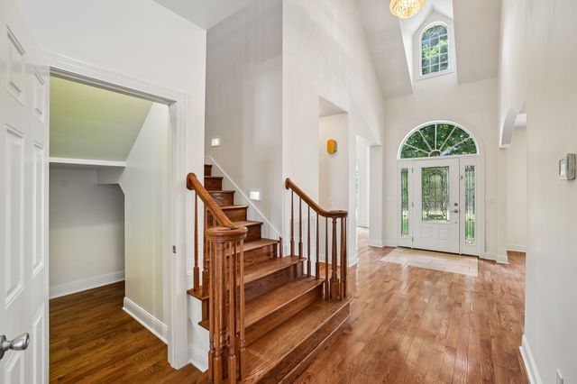 231 Point Dr, Belvidere, TN 37306