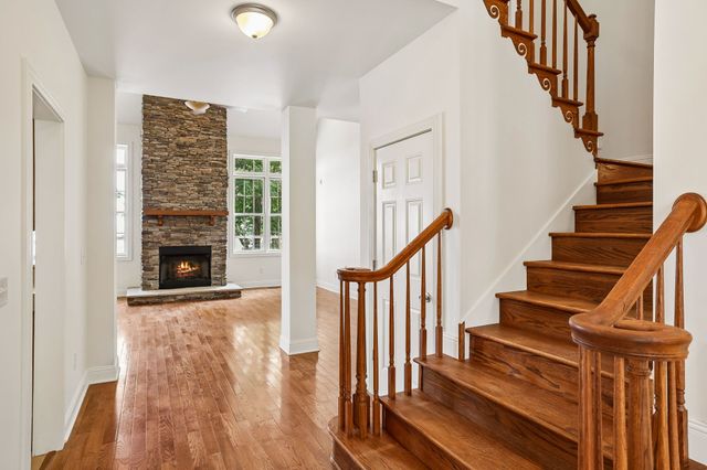 231 Point Dr, Belvidere, TN 37306