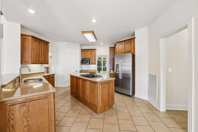 231 Point Dr, Belvidere, TN 37306