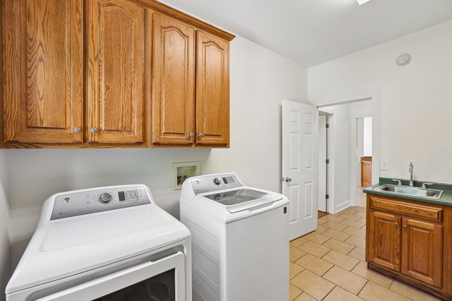 231 Point Dr, Belvidere, TN 37306