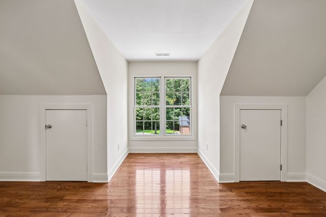 231 Point Dr, Belvidere, TN 37306