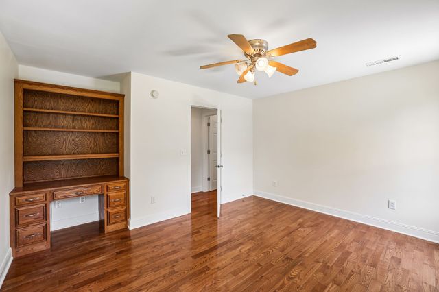 231 Point Dr, Belvidere, TN 37306