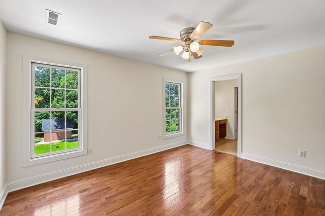 231 Point Dr, Belvidere, TN 37306