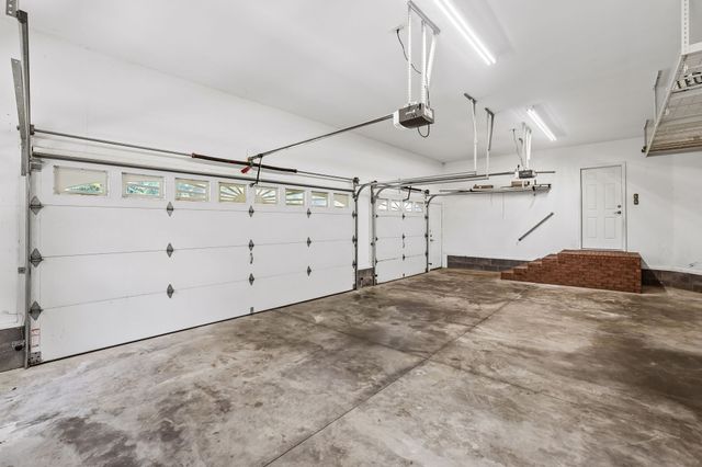 231 Point Dr, Belvidere, TN 37306