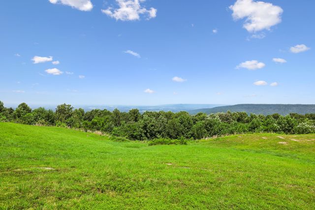 231 Point Dr, Belvidere, TN 37306