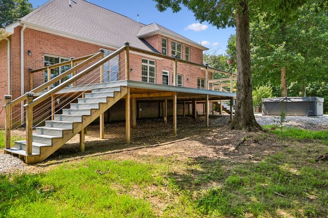 231 Point Dr, Belvidere, TN 37306