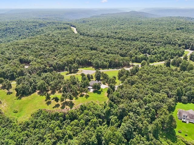 231 Point Dr, Belvidere, TN 37306