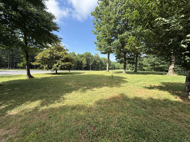 231 Point Dr, Belvidere, TN 37306