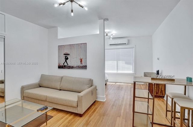 1656 Polk St 7, Hollywood, FL 33020