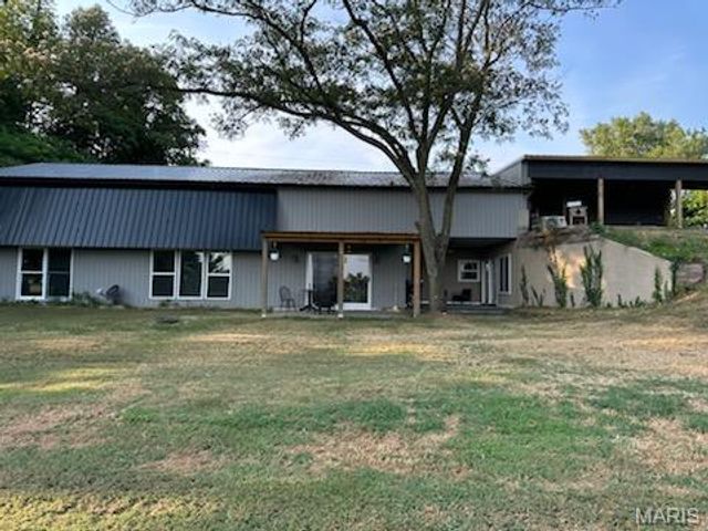 200 Rebecca Lane, Chester, IL 62233