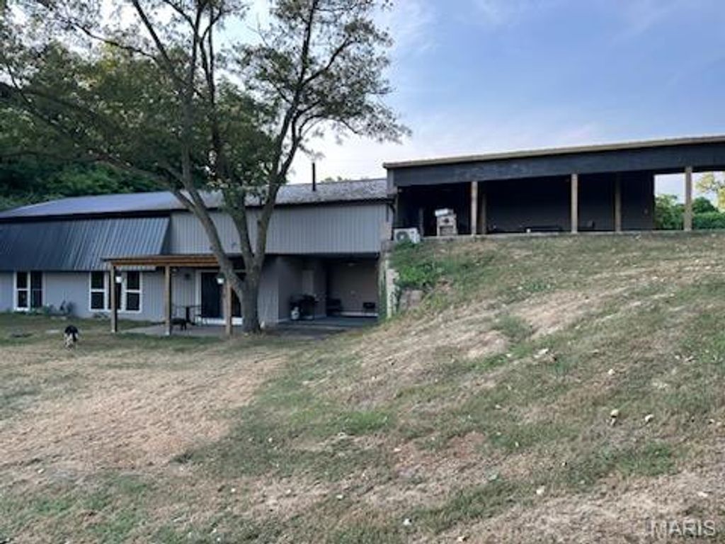 200 Rebecca Lane, Chester, IL 62233