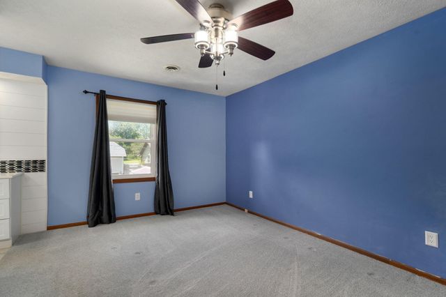 4349 S Cardinal Place, Springfield, MO 65804