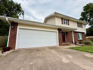 4349 S Cardinal Place, Springfield, MO 65804