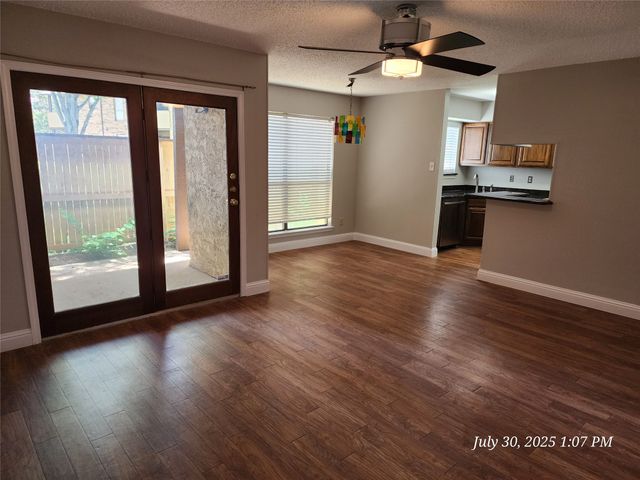 1308 Memory Lane 5114, Arlington, TX 76011