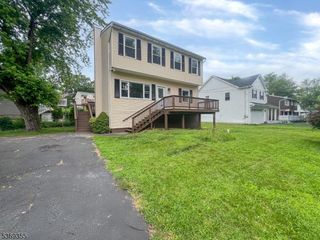 102 Santa Clara Trl, Hopatcong Boro, NJ 07843