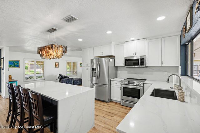 200 Forest Hill Drive SW, Cocoa, FL 32926