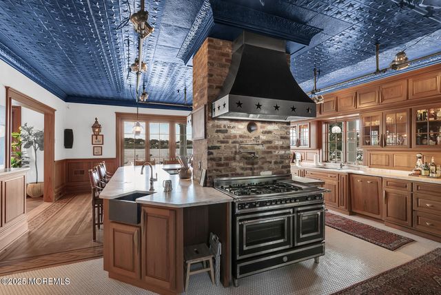 1 Second Street, Rumson, NJ 07760