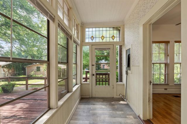 717 E Houston Avenue, Crockett, TX 75835
