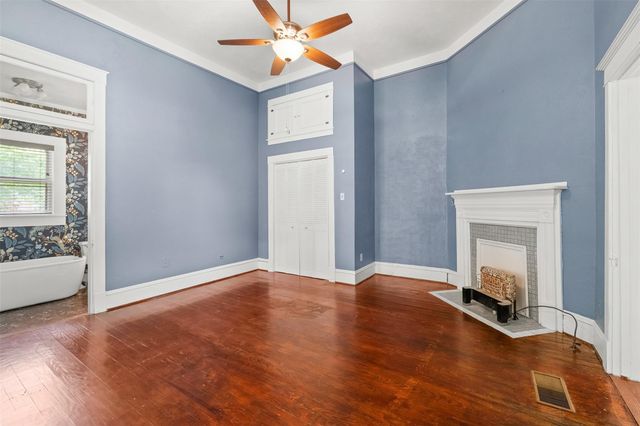 717 E Houston Avenue, Crockett, TX 75835