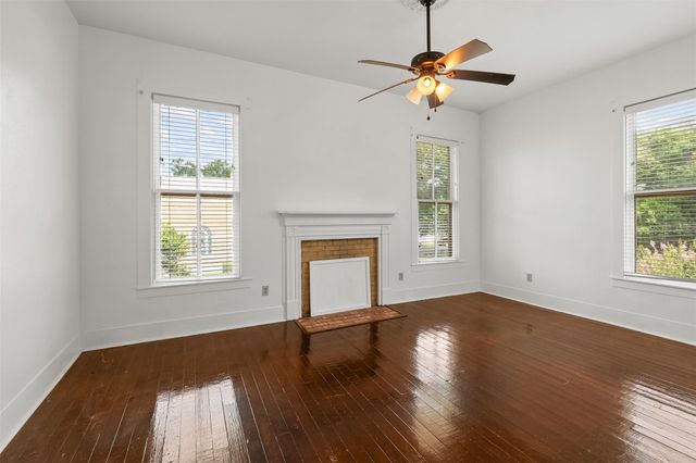 717 E Houston Avenue, Crockett, TX 75835