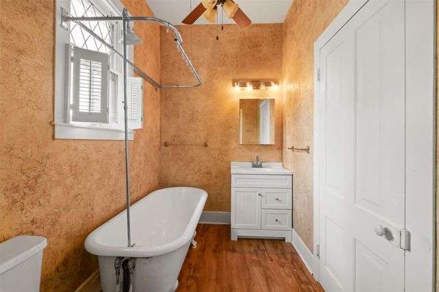 717 E Houston Avenue, Crockett, TX 75835