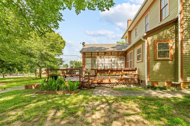 717 E Houston Avenue, Crockett, TX 75835