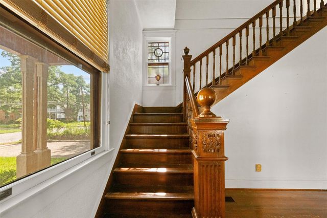 717 E Houston Avenue, Crockett, TX 75835