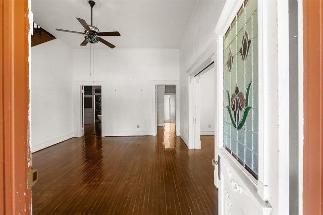 717 E Houston Avenue, Crockett, TX 75835