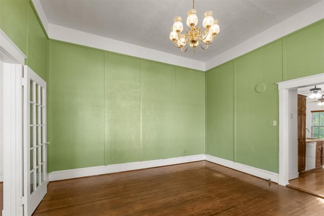 717 E Houston Avenue, Crockett, TX 75835