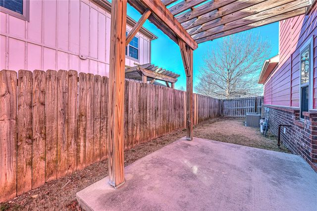 753 N Wordsworth Lane, Fayetteville, AR 72704