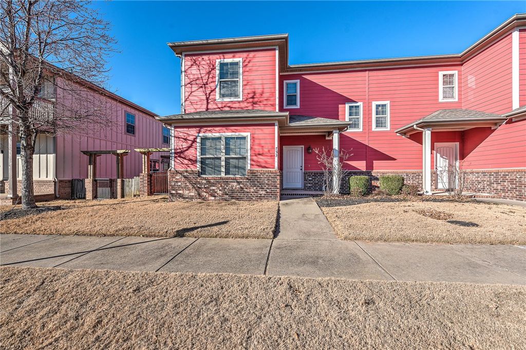 753 N Wordsworth Lane, Fayetteville, AR 72704