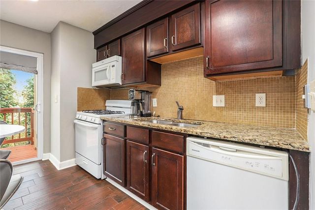 311 Quail Run, Roswell, GA 30076