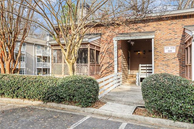 311 Quail Run, Roswell, GA 30076