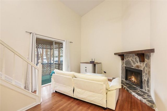 311 Quail Run, Roswell, GA 30076